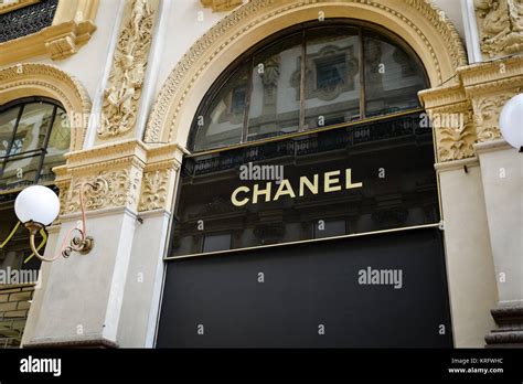 chanel milan store.